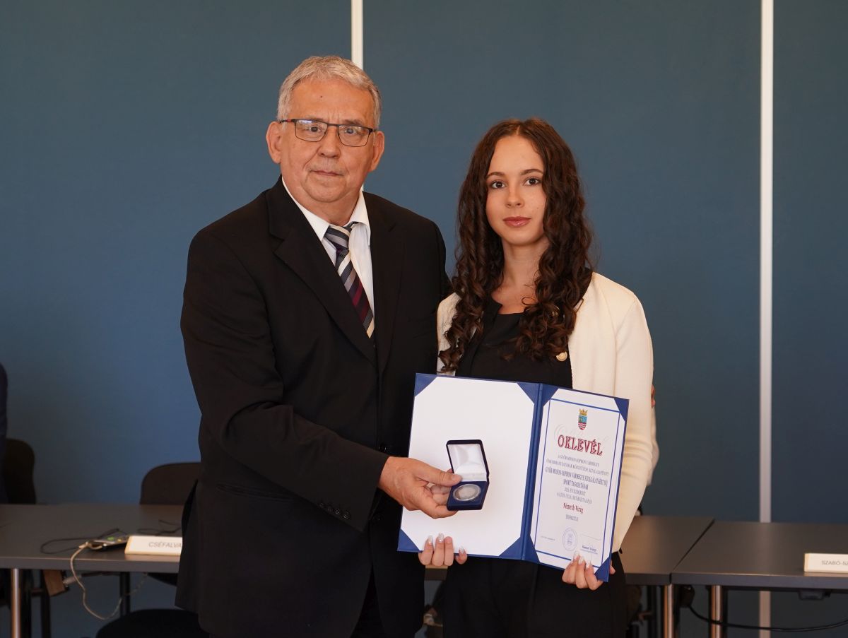 Németh Virág Győr-Moson-Sopron Vármegye Szolgálatáért díjban részesült